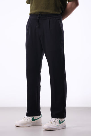 Casual Front Pleated Wide-leg Trouser in Black