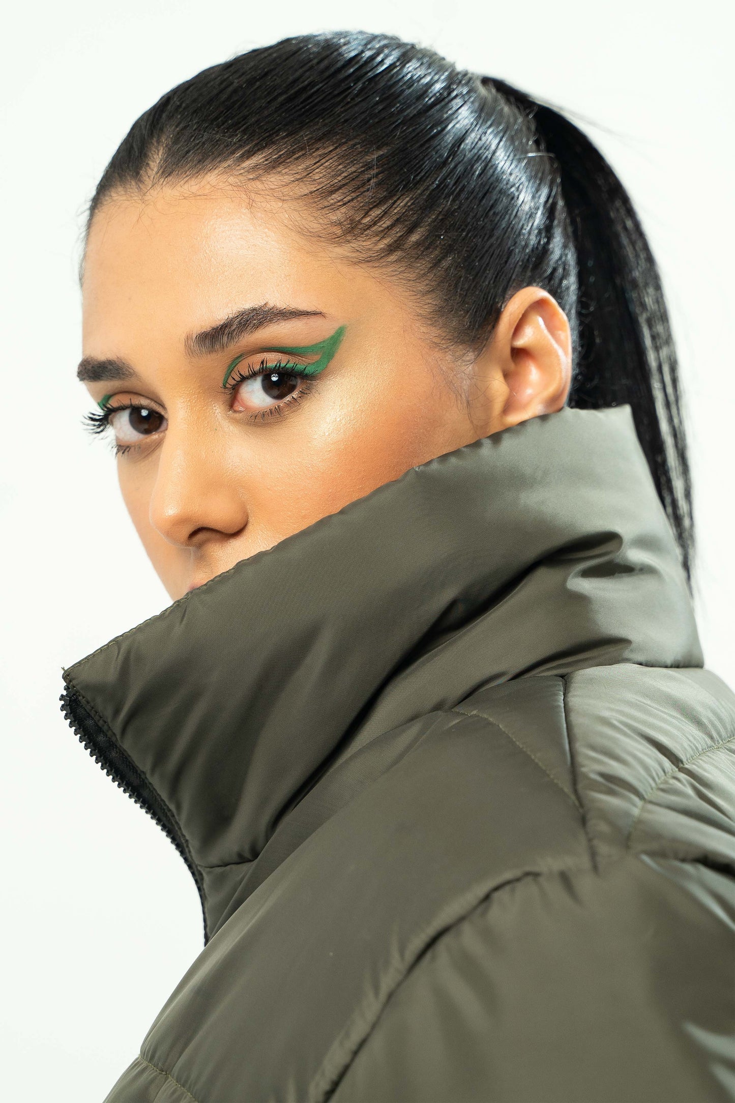 Puffer Jacket in Olive