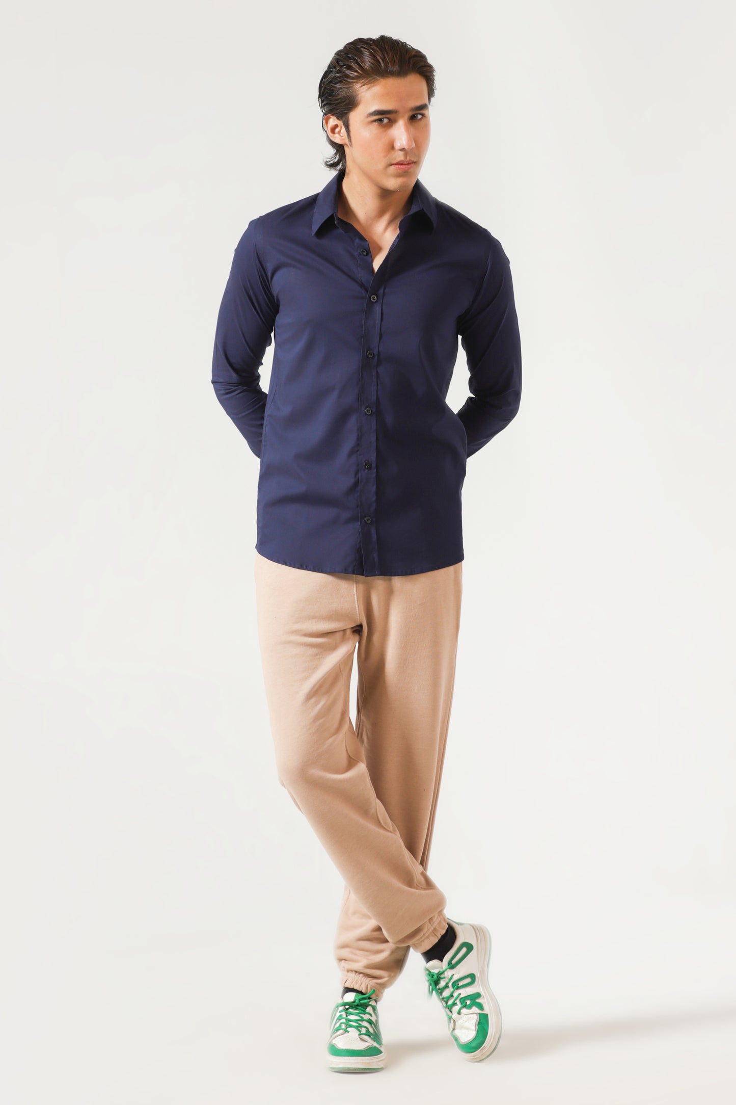 Stretch Cotton Button-Up Shirt in Navy