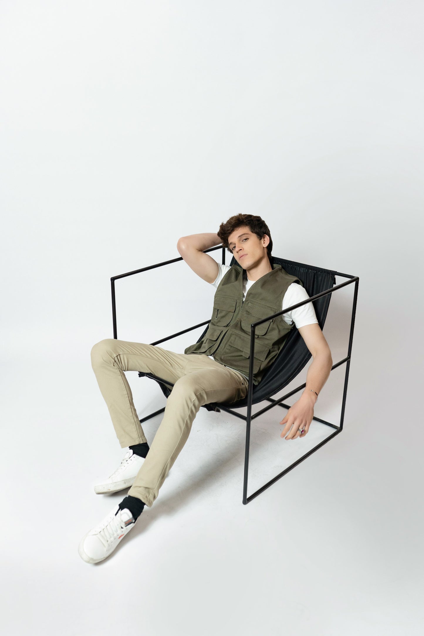 Utility Vest in Olive