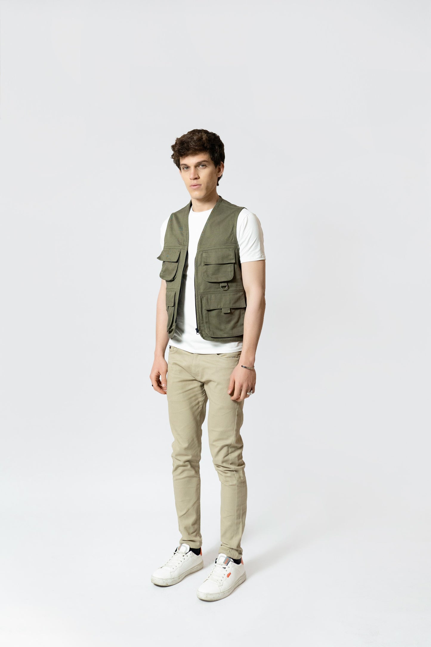 Utility Vest in Olive