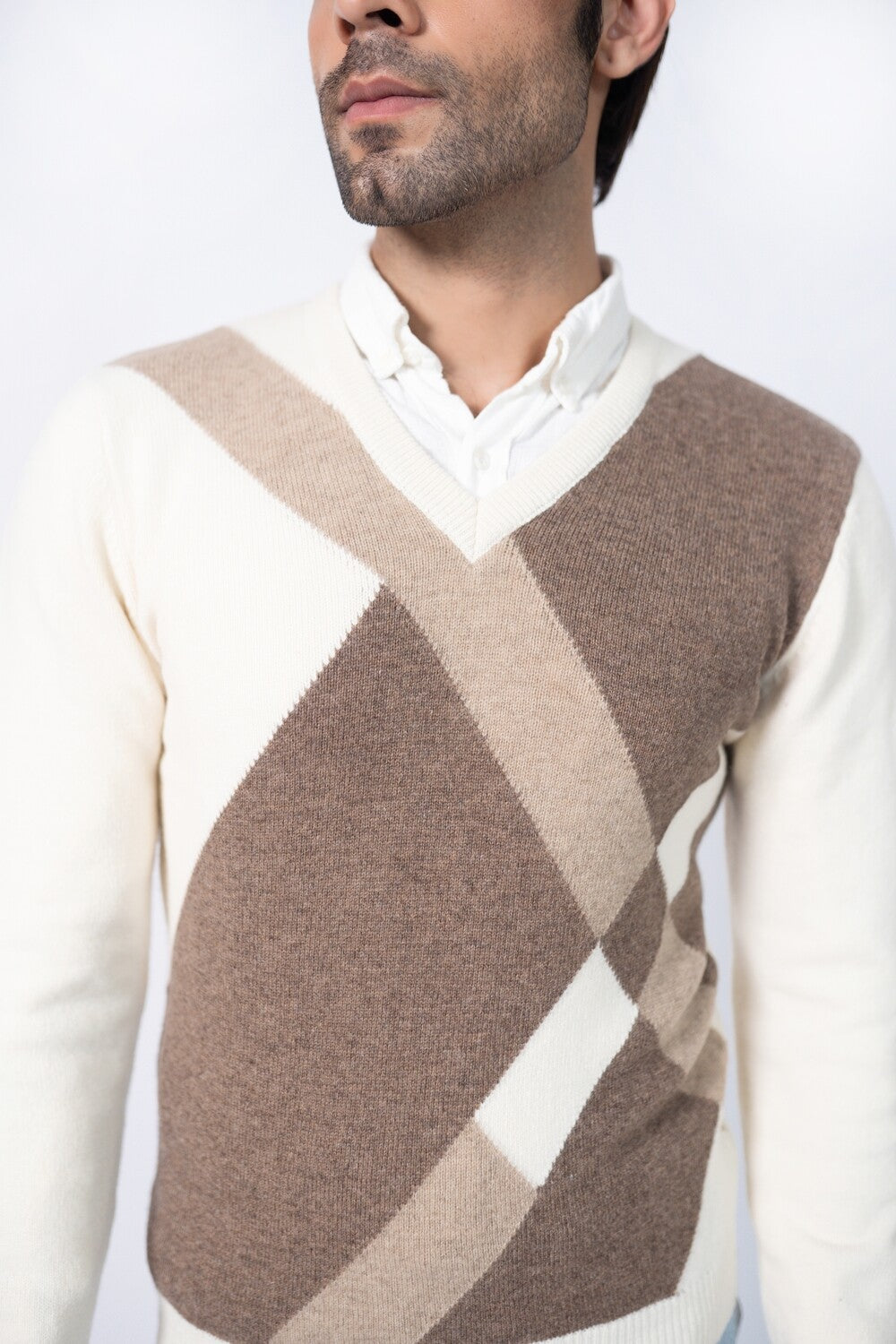 Intarsia Knit V-neck in Wool