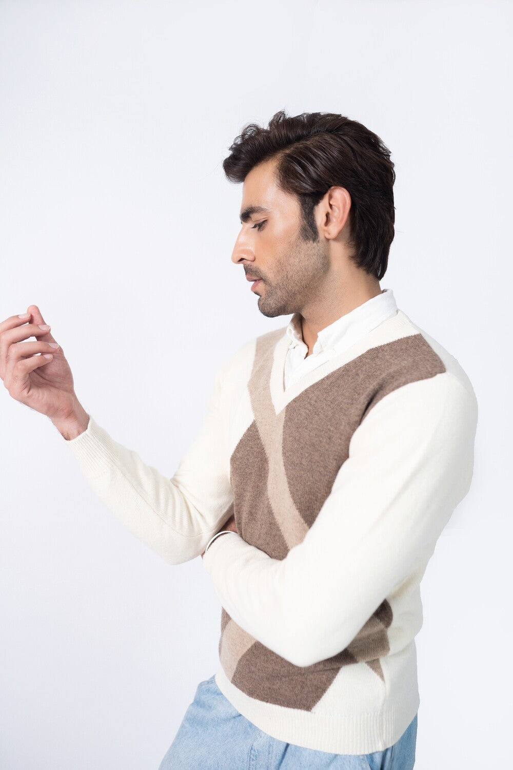 Intarsia Knit V-neck in Wool