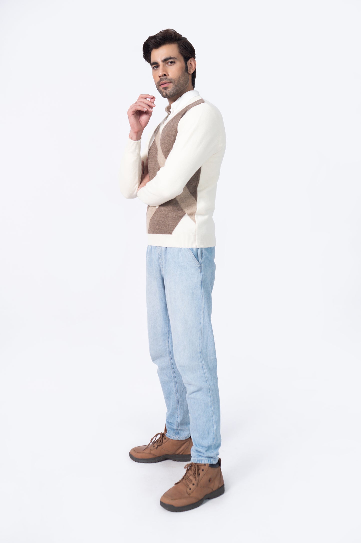 Intarsia Knit V-neck in Wool
