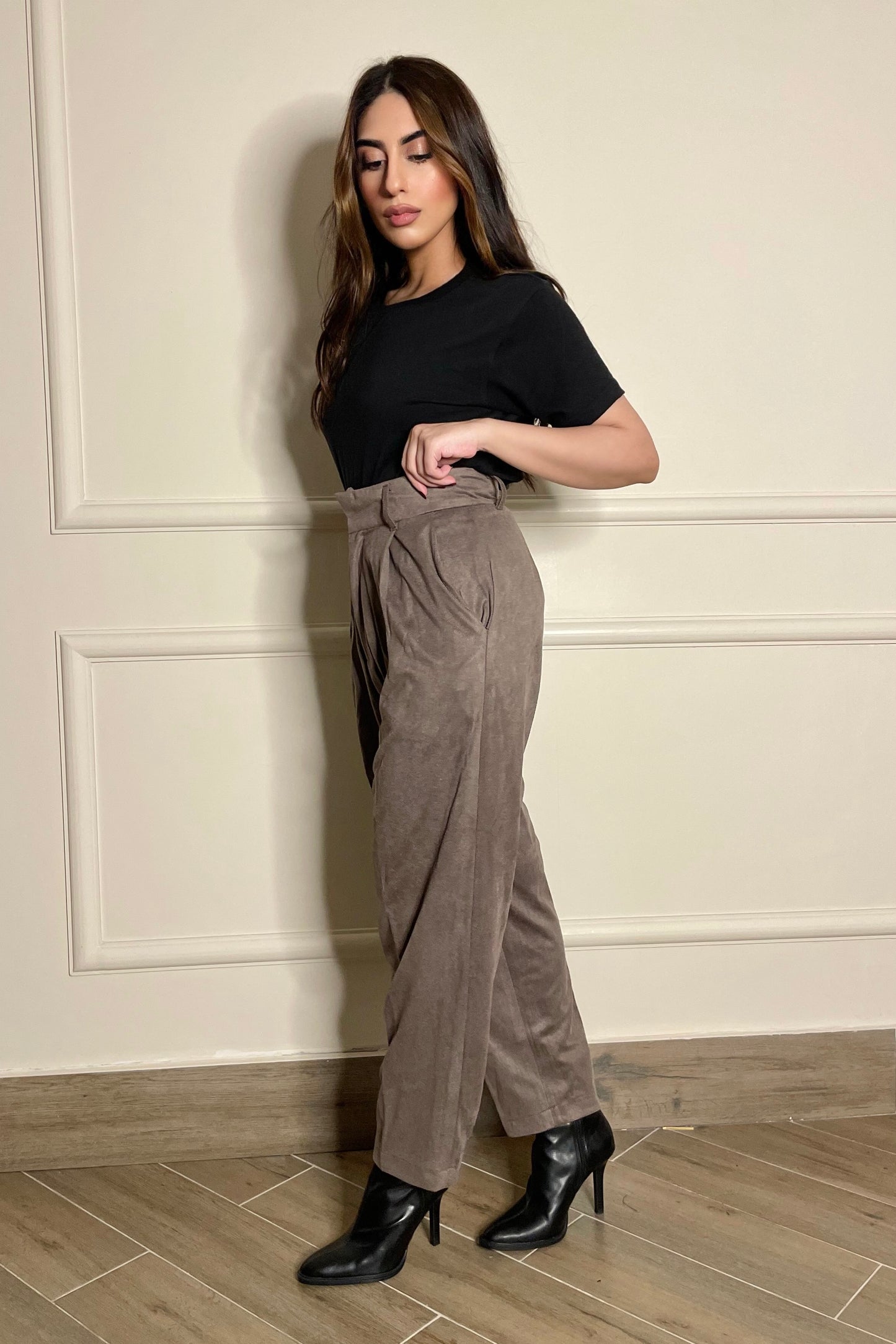 High-waist Straight-leg Pant in Corduroy