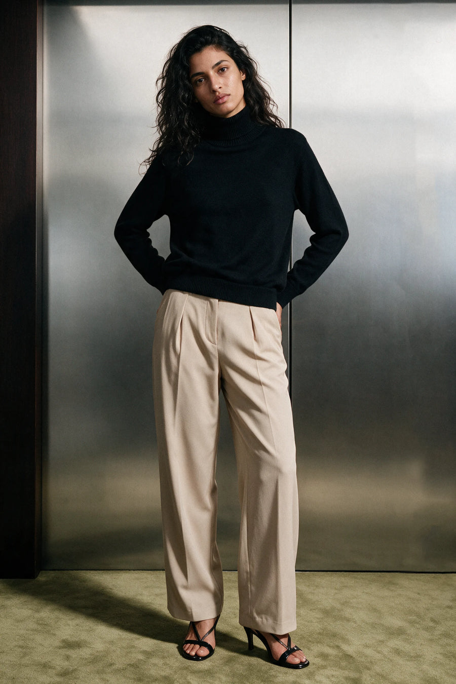 Knitted Turtleneck Sweater / BLACK