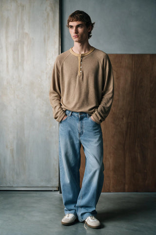 Seam-detail Textured Henley HENLEY ATTIR-MEN