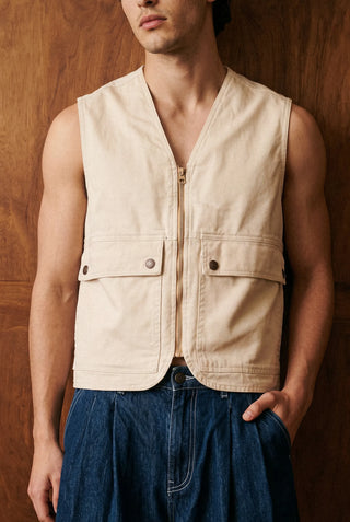 Pocket-detail Utility Vest in Light Beige