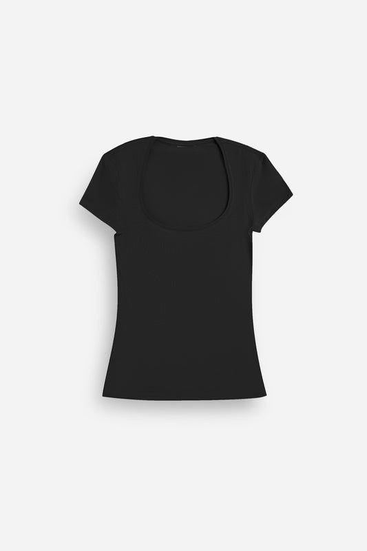Scoop Neck T-shirt in Black