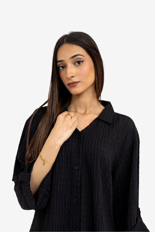 Textured V-collar Shirt in Black