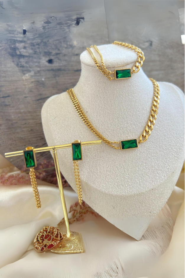 Green Stone Jewelry Set