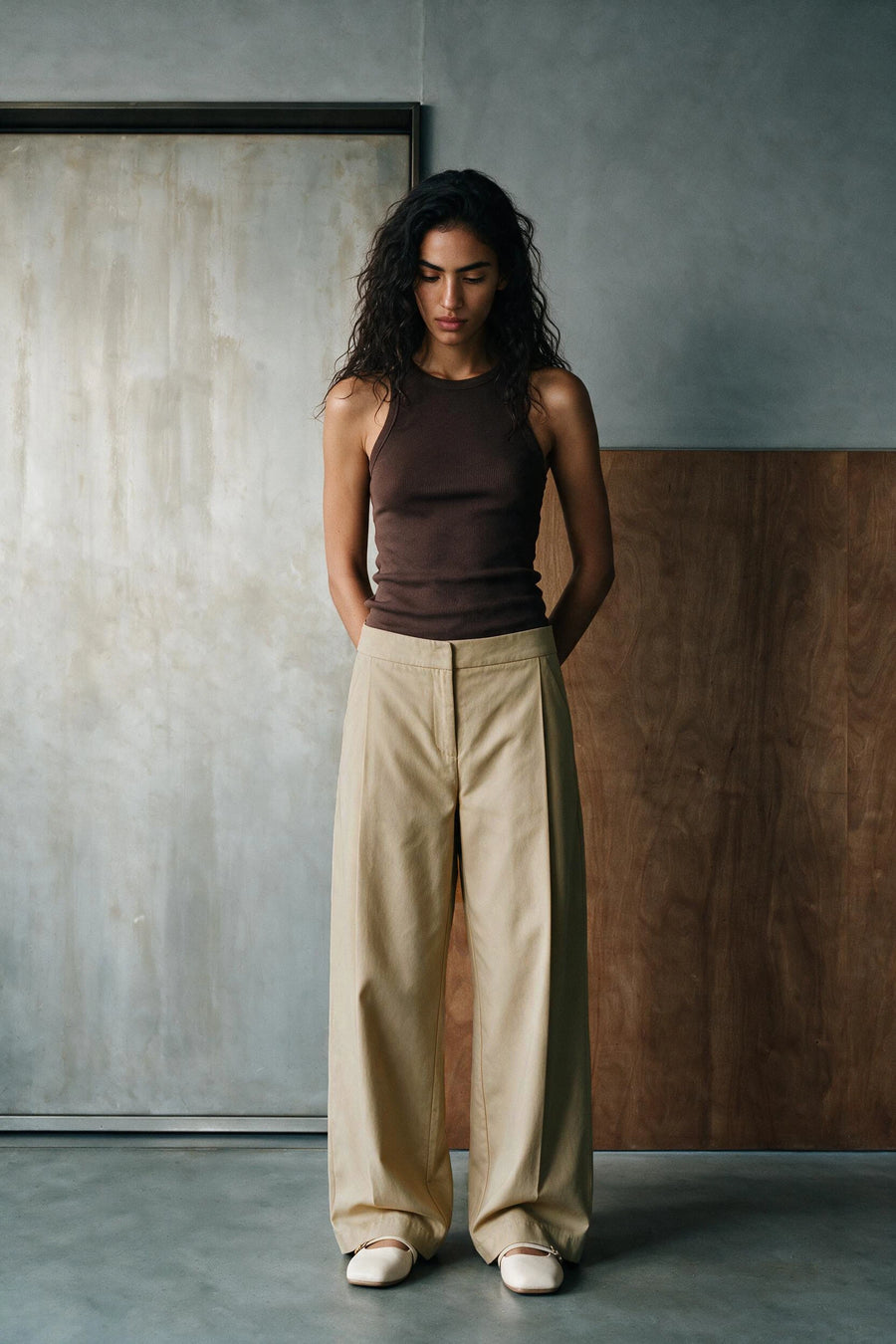 Rib-Knit Tank Top in Chocolate /  BROWN