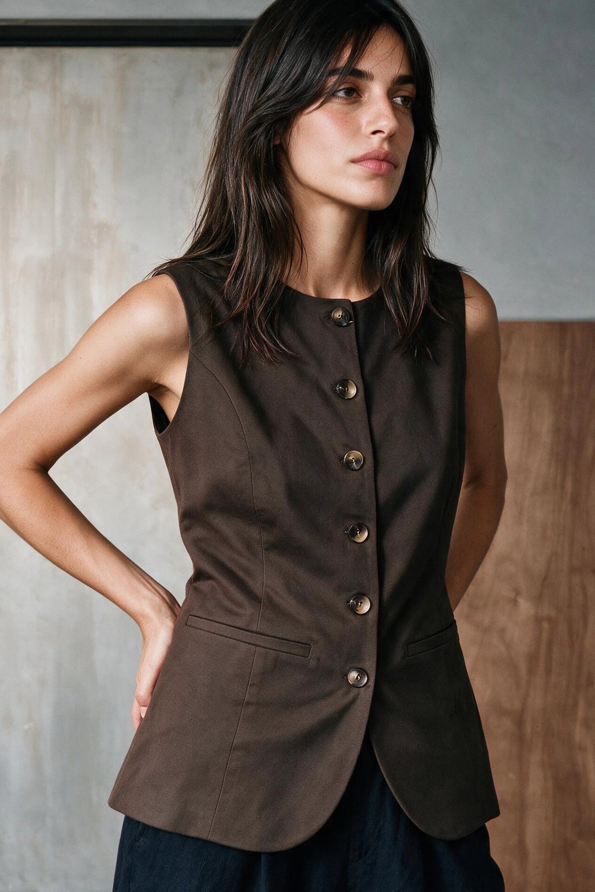 Sleeveless Twill Vest / CHOCOLATE VEST ATTIR-WOMEN