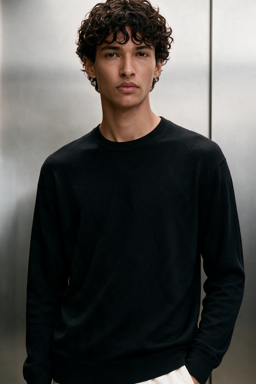 Classic Sweater Pullover / BLACK SWEATER ATTIR-UNISEX