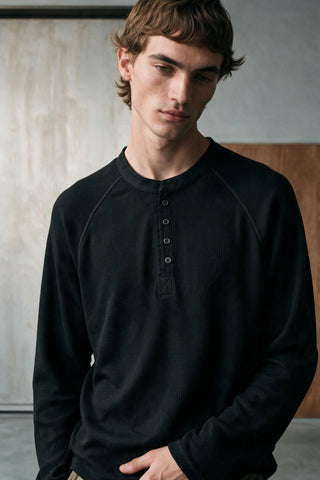 Seam-detail Textured Henley HENLEY ATTIR-MEN
