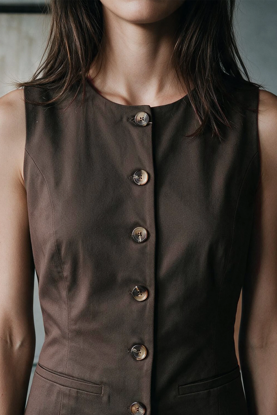 Sleeveless Twill Vest / CHOCOLATE