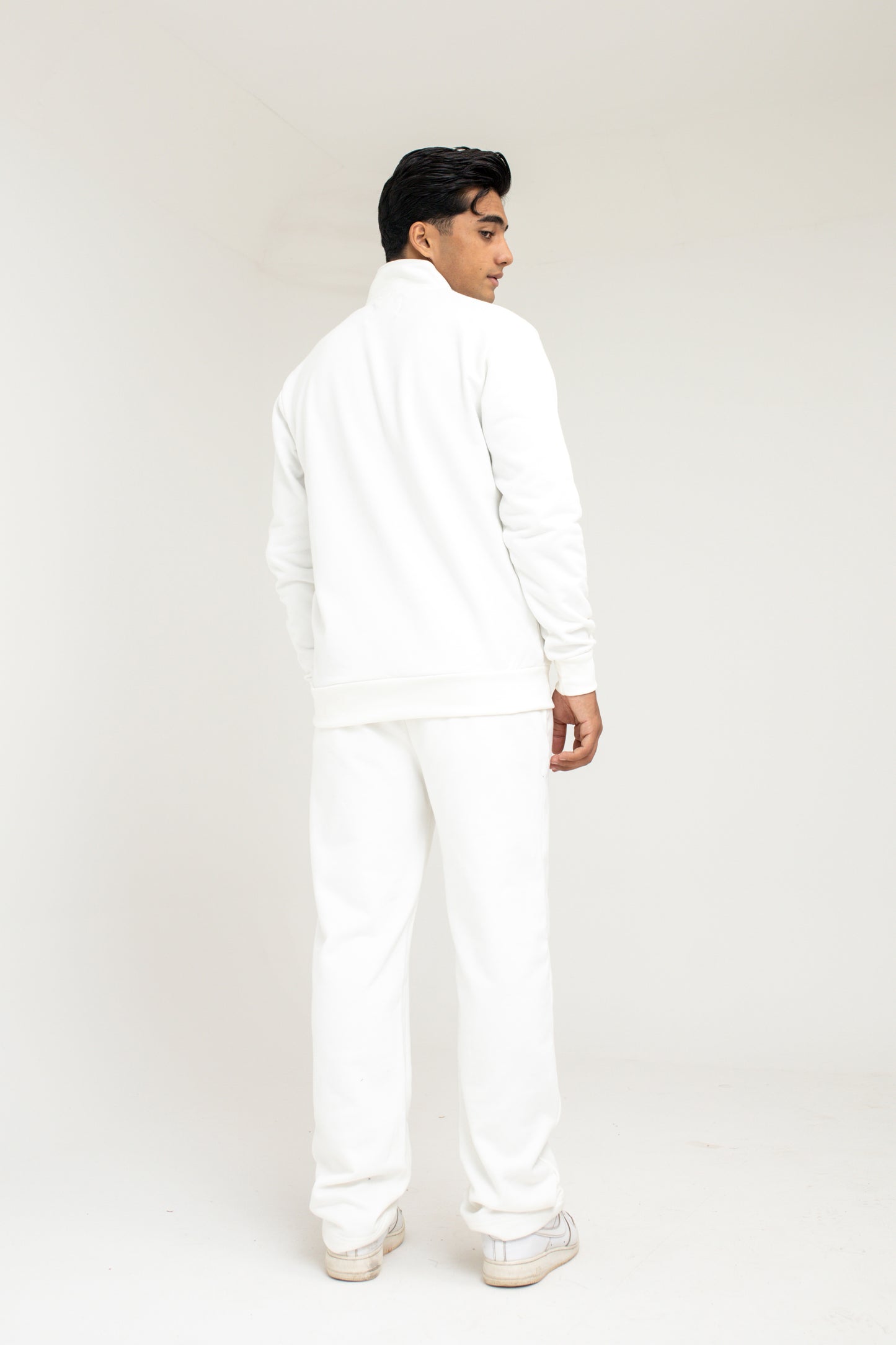 Straight-Fit Trouser in White Terry