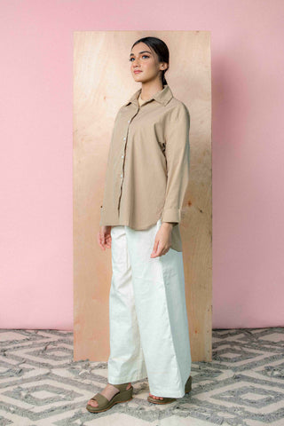 Basic Relaxed Shirt in Beige