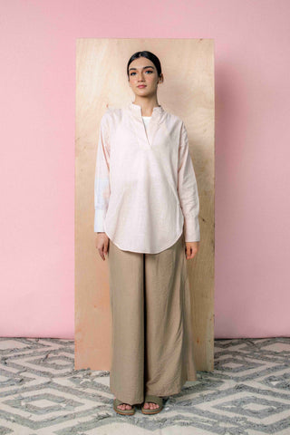 Long V-front Shirt in Pastel Pink