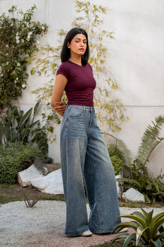 Fitted T-shirt in Burgundy
