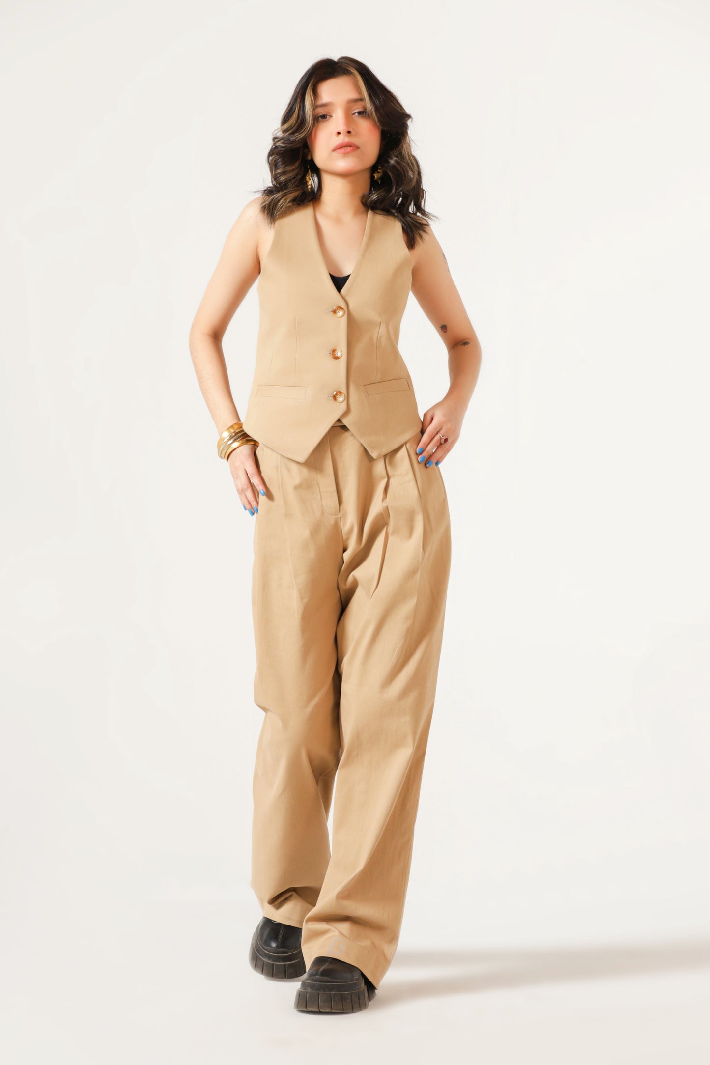 Wide-Leg Pleated Pants in Beige