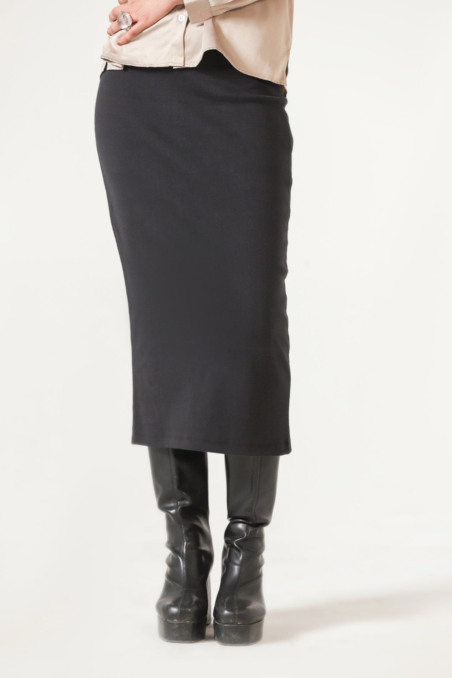 Rib-Knit Midi Skirt in Black