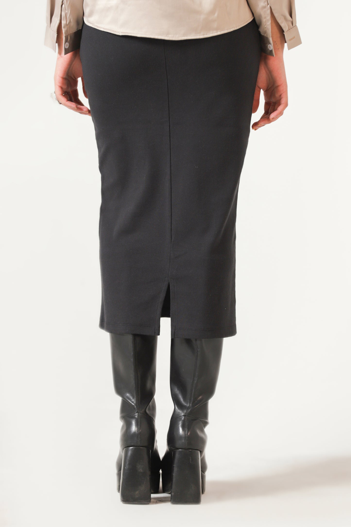 Rib-Knit Midi Skirt in Black