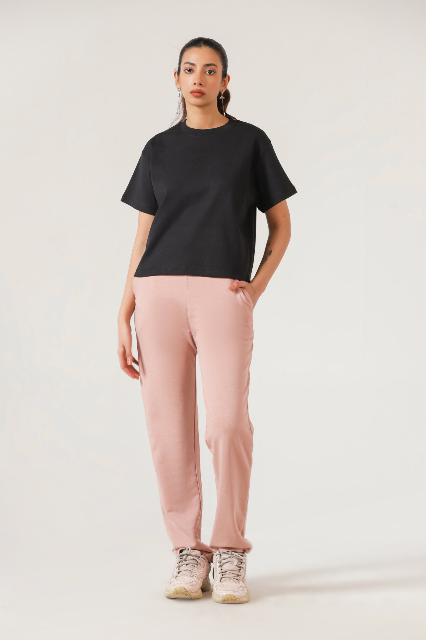Straight-Fit Pants in Flamingo