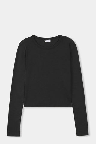 Fitted T-shirt in Black - AttirTEE
