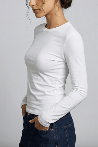 Fitted T-shirt in White - AttirTEE