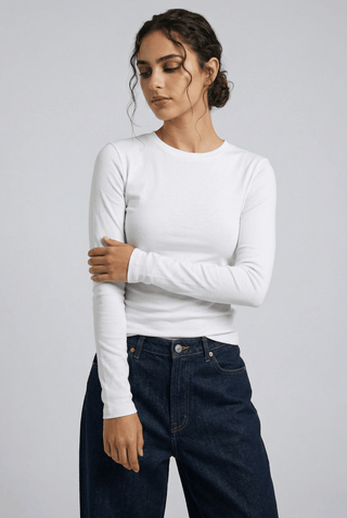 Fitted T-shirt in White - AttirTEE