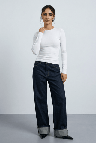 Fitted T-shirt in White - AttirTEE