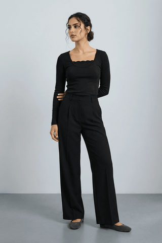 Lace - detail Top in Black - AttirTOP