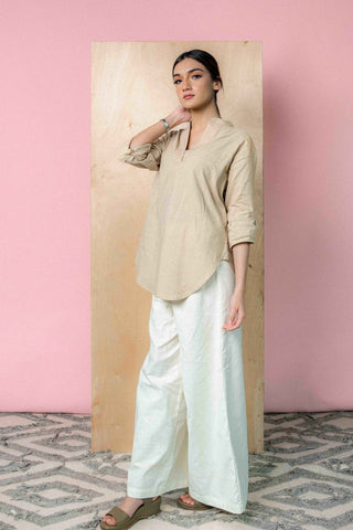 Long V - front Shirt in Khaki - AttirSHIRT