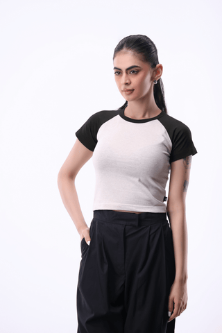 Raglan T-shirt in Black - AttirTEE