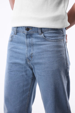 Relaxed - Fit Denim Jean in Light Wash - AttirJEAN