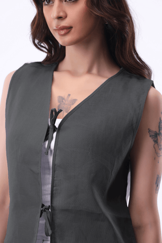 Tie - detail Vest in Charcoal - AttirTOP