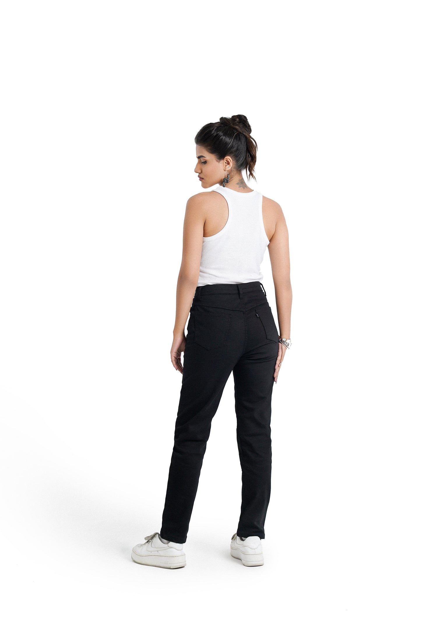 High-Waist Mom Jeans in Black